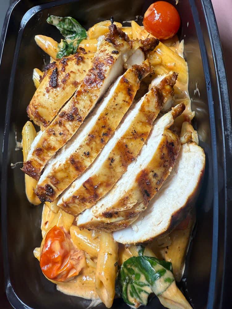 Pollo con pasta chipotle